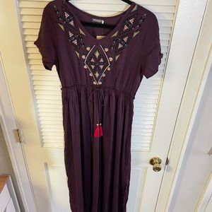 NWT| Earthbound Trading Co | Burgundy Short Sleeve Boho Maxi Dress With Tassels